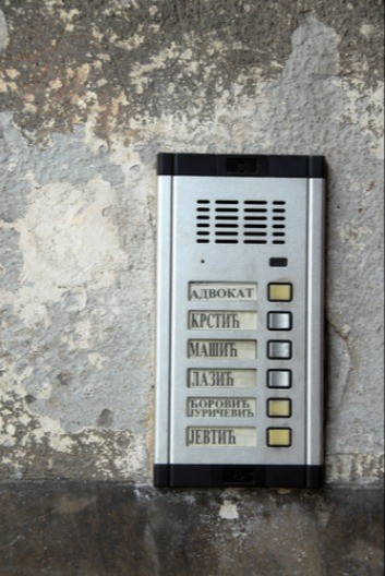 OD MUČENJA DO SMRTI Ovo su najmorbidnija prezimena u Srbiji - njihovo značenje ledi krv u žilama!